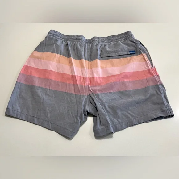 Chubbies Shorts Mens L  Pink Gray Lined Classic Swim Trunk Pool Beach 5.5'' Surf - Picture 2 of 8